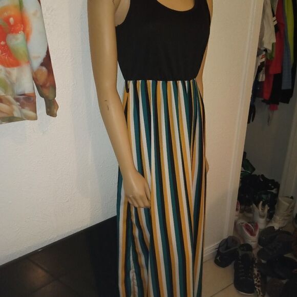 B FAMOUS Dresses & Skirts - B FAMOUS sleeveless striped full length dress